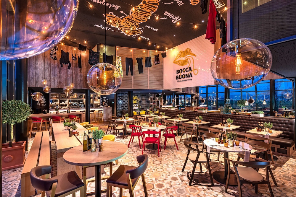 Radisson Hotel Zurich Airport 52/70