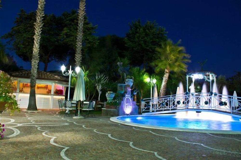 Hotel Happy Days 59/63