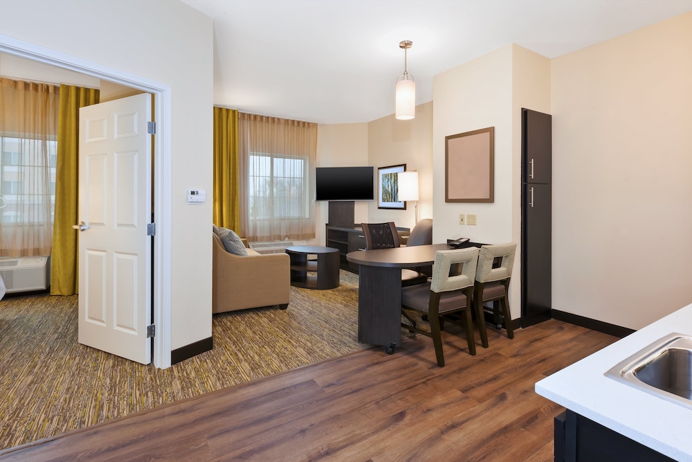 Candlewood Suites Washington North 46/58