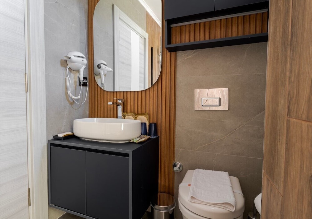 Atan Park Hotel 47/50
