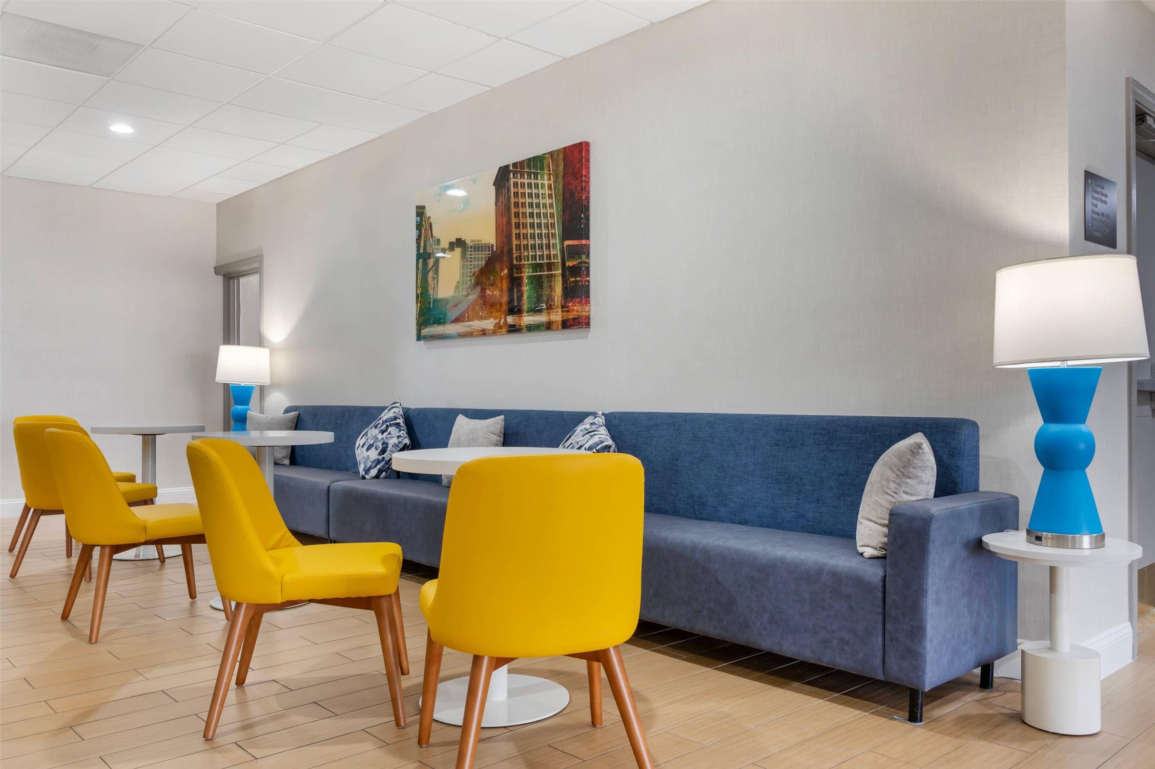 Comfort Inn & Suites Danbury-Bethel 22/34