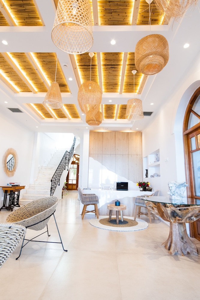 Aktaion Beach Boutique Hotel and Spa 67/79