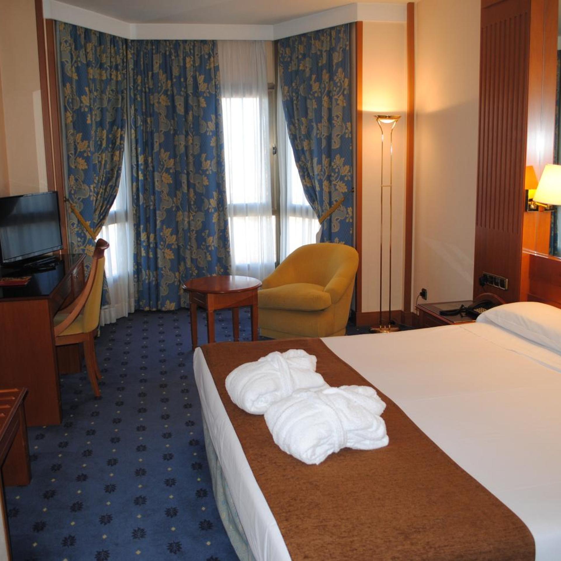 غرفة بسريرين منفصلين مع سرير إضافي، Hotel Los Bracos 6/10