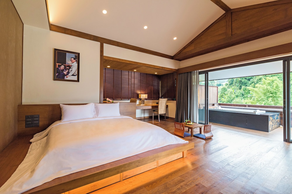 1 BEDROOM, ROYAL, RESIDENCE