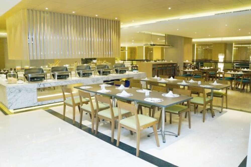 Orchardz Hotel Gajah Mada 19/25