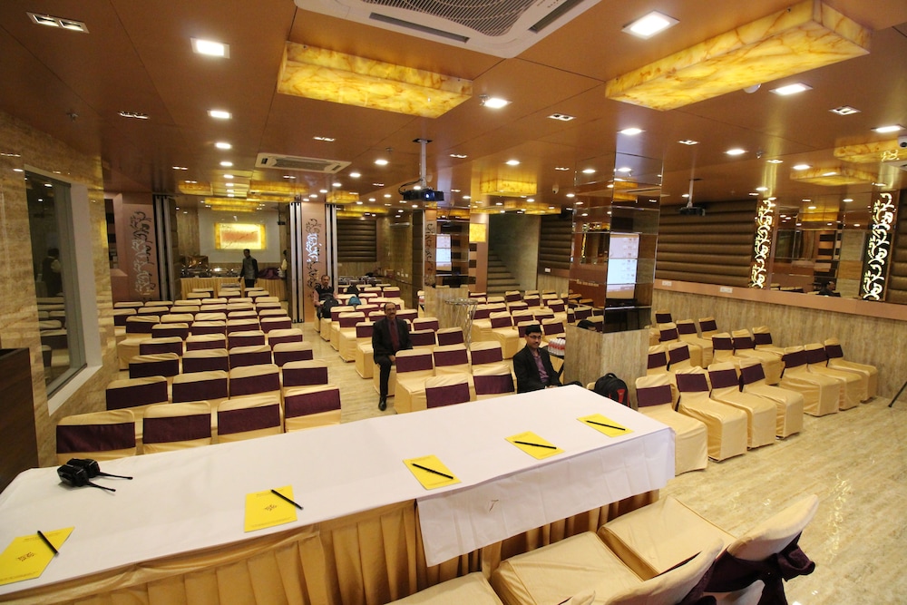 Hotel Golden Grand 43/51