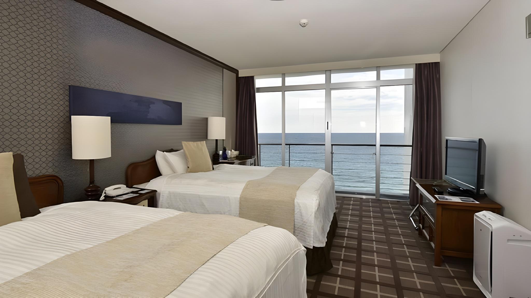 Prince, 2 Queen Beds, Ocean View, Top Floor