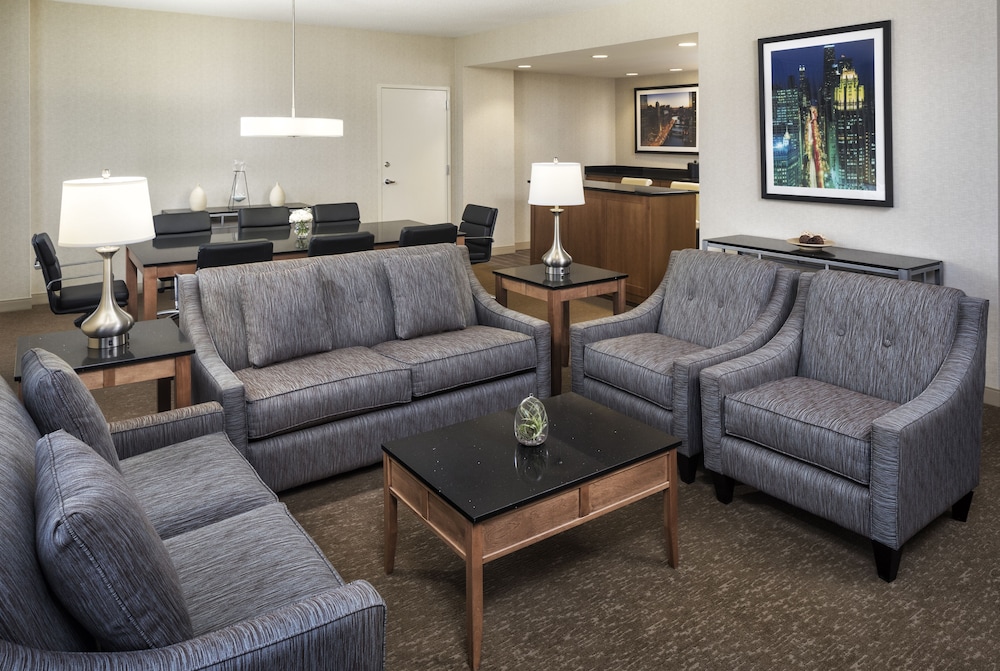 Hyatt Rosemont Near O Hare 39/64