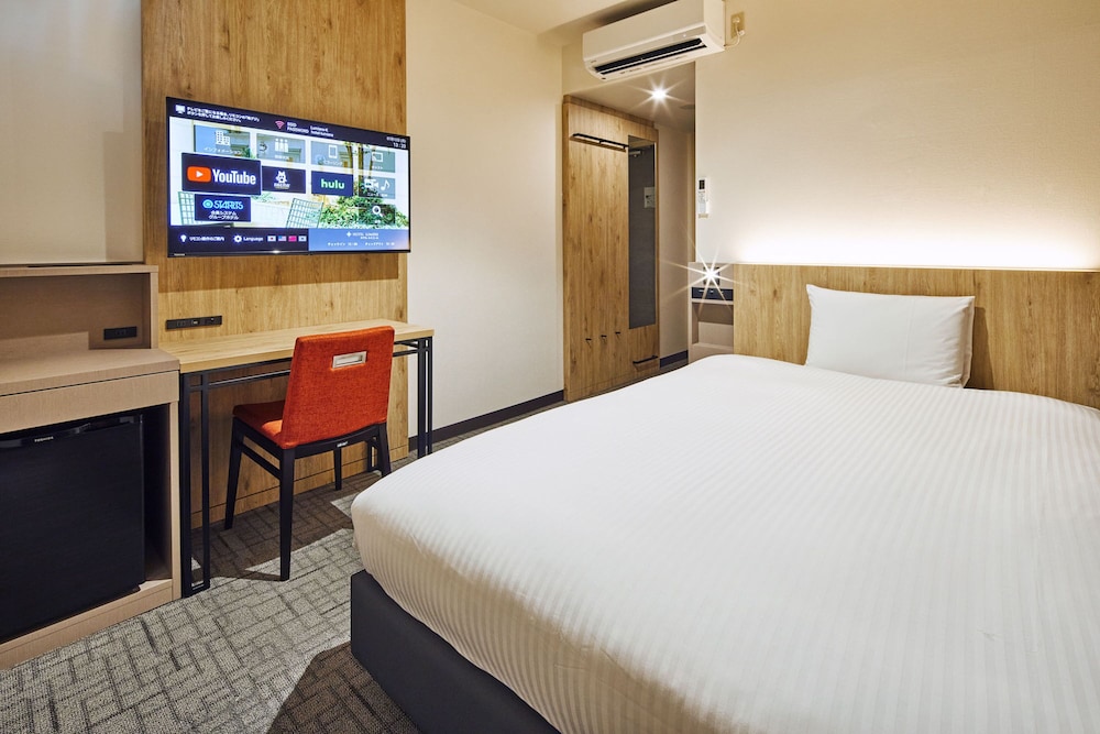 SEMI ROOM, SEMI DOUBLE BED