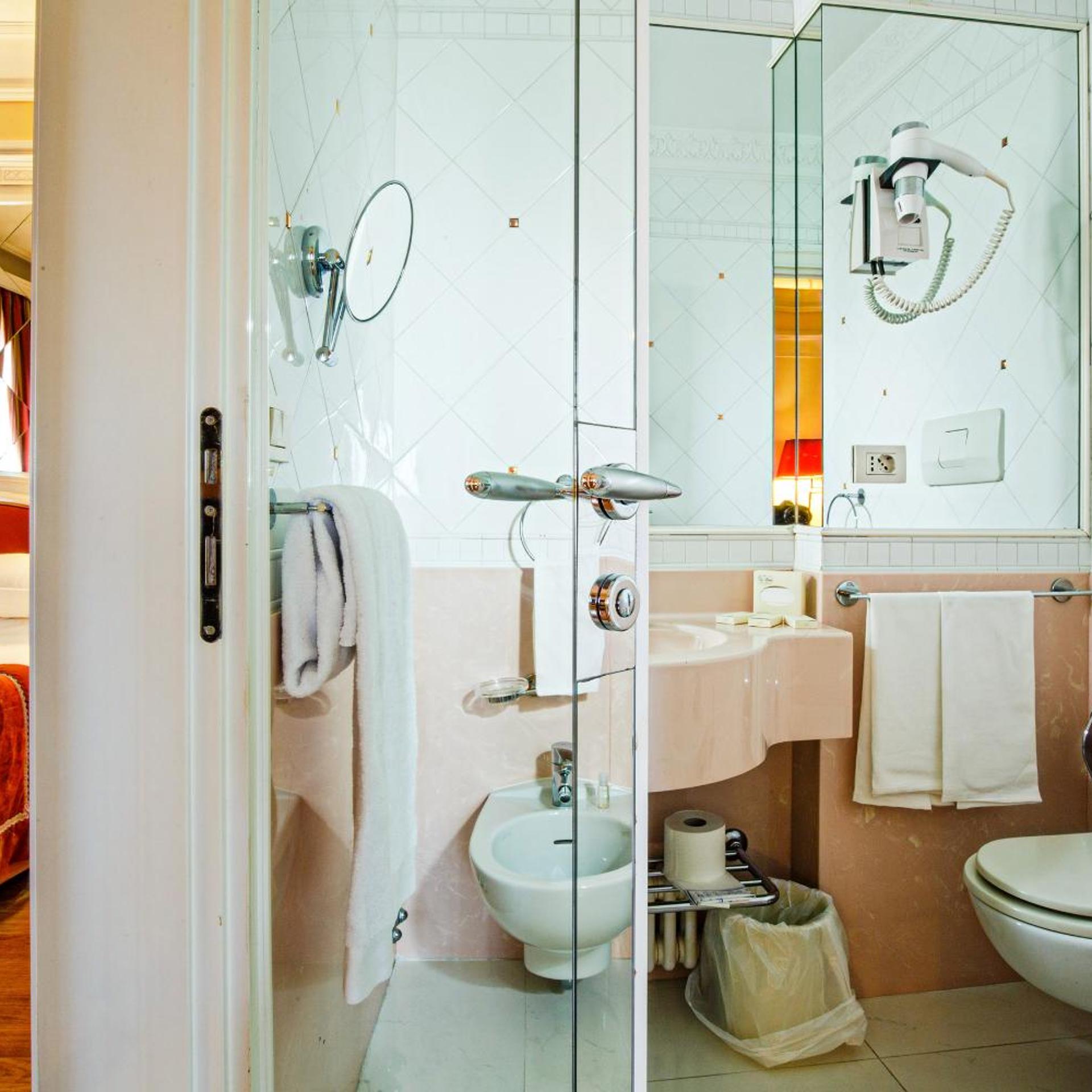 غرفة ديلوكس بسرير مزدوج أو سريرين منفصلين، Grand Hotel Des Bains 10/10