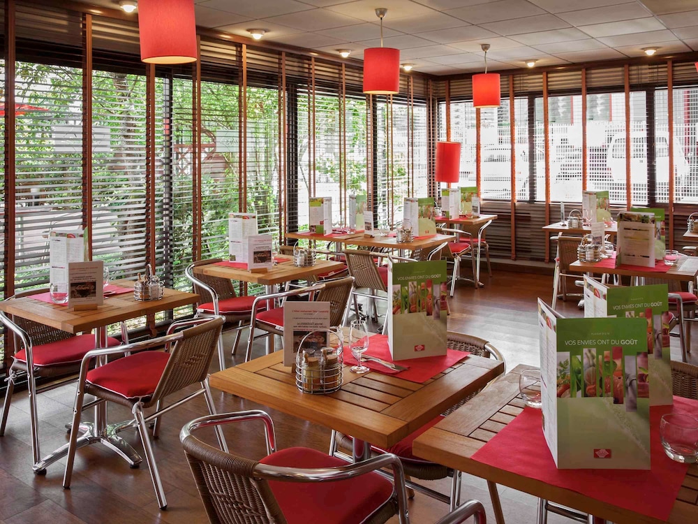 restaurant cafeteria