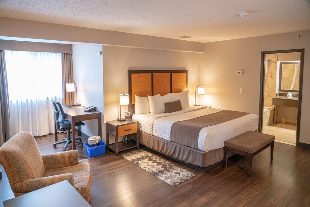 SUPERIOR, SUITE, KING BED