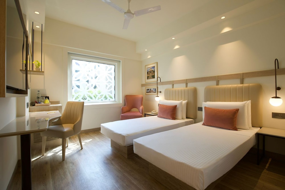 DELUXE, TWIN BEDS