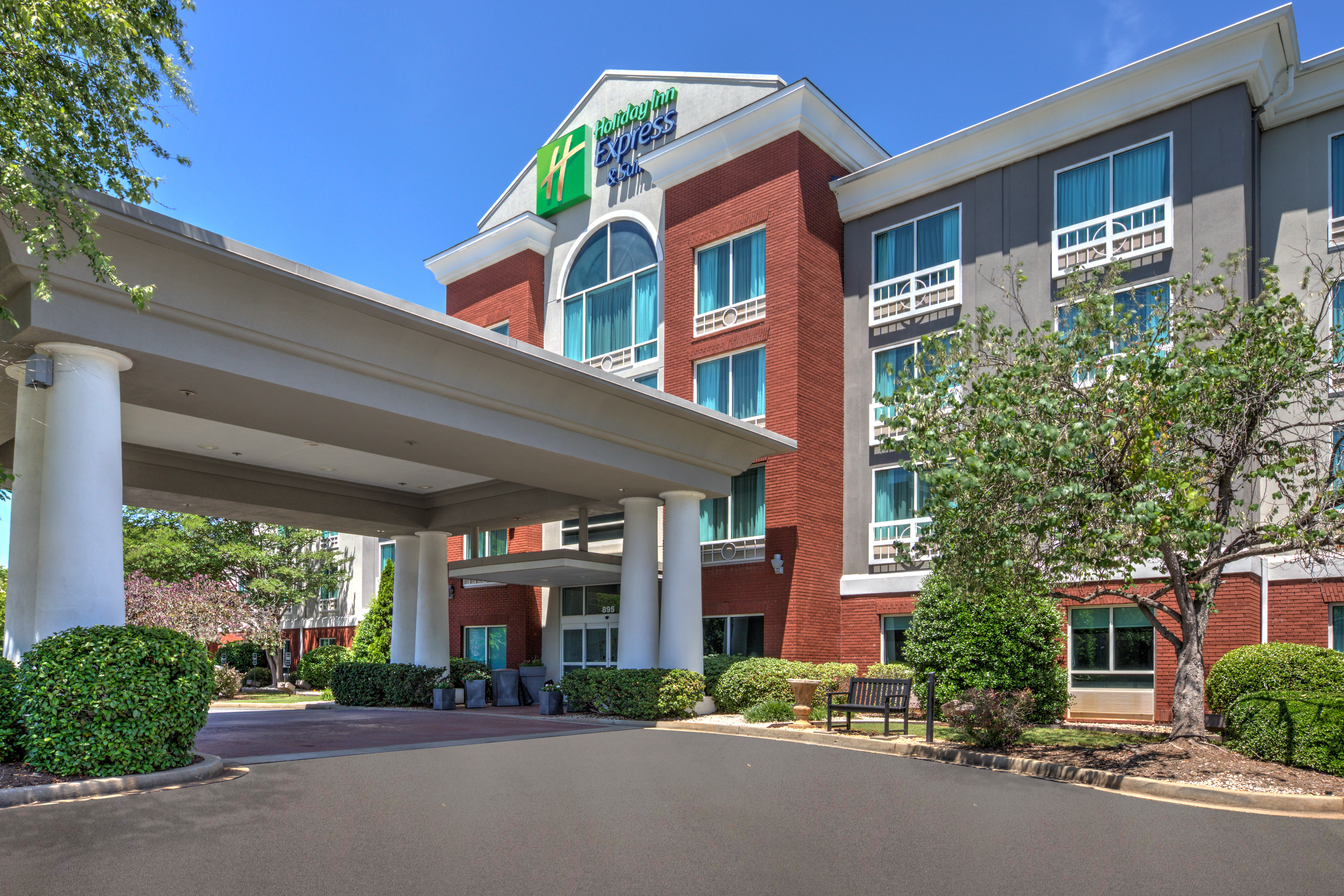 Holiday Inn Express Hotel & Suites I-26 & Us 29 At Westgate Mall 4/75