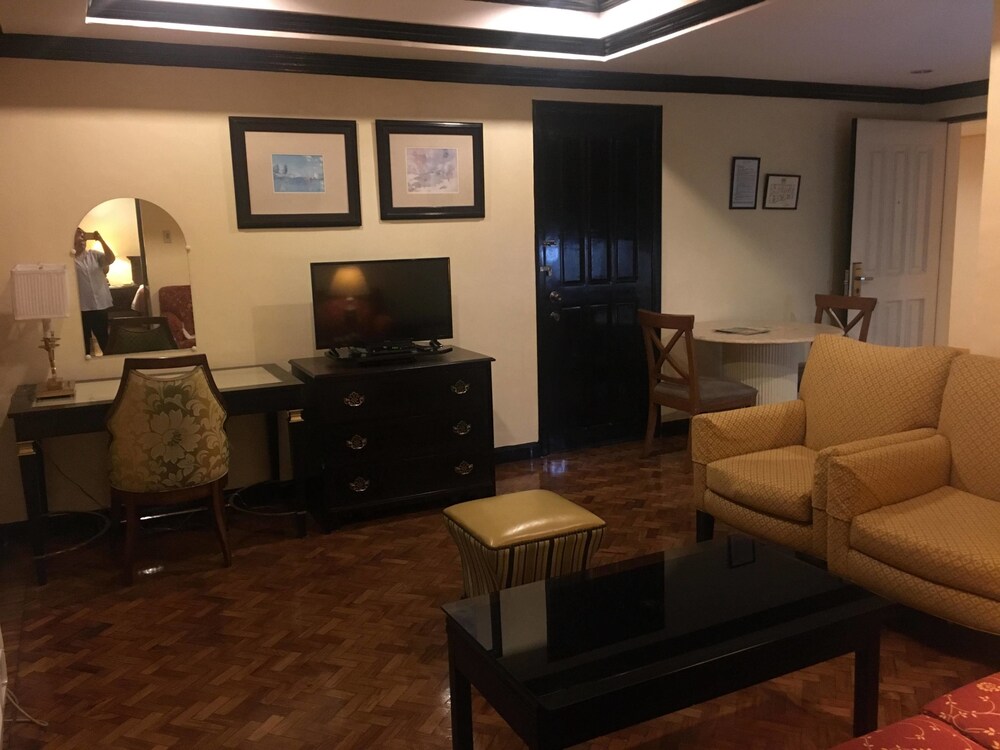 Lourdes Family Suites Makati powered by Cocotel 24/41