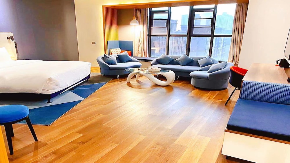 Holiday Inn Express Wuhan Optical Valley 46/63