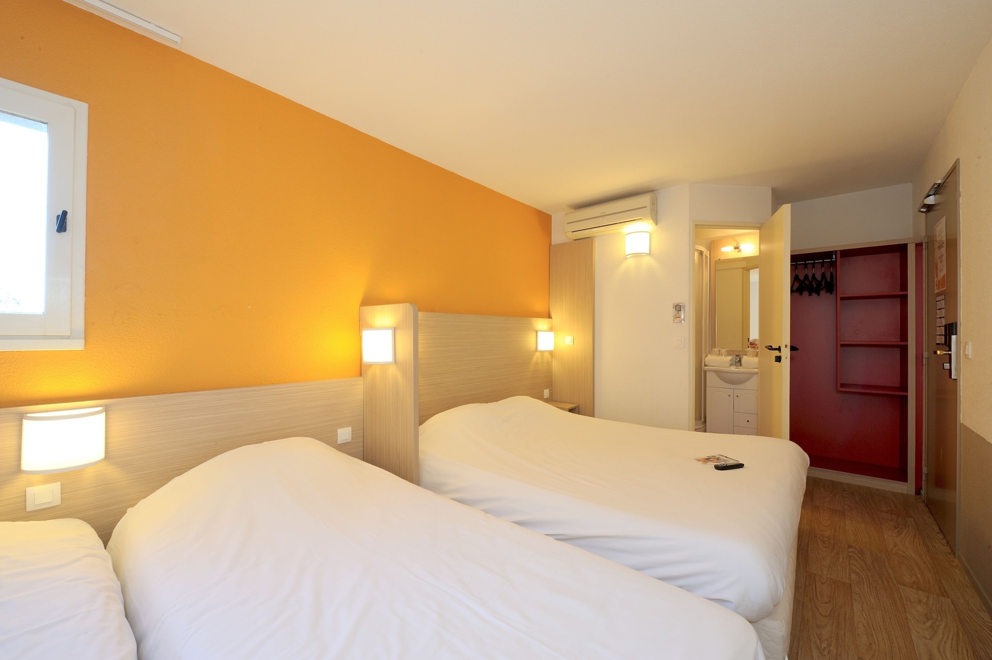 غرفة رباعية بأربعة أسرّة، Hotel Kennedy Parc Des Expositions 4/7