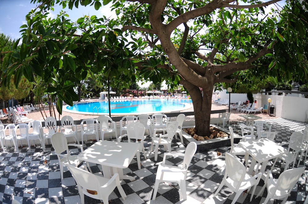 Hotel Villaggio Club ALTALIA 29/32