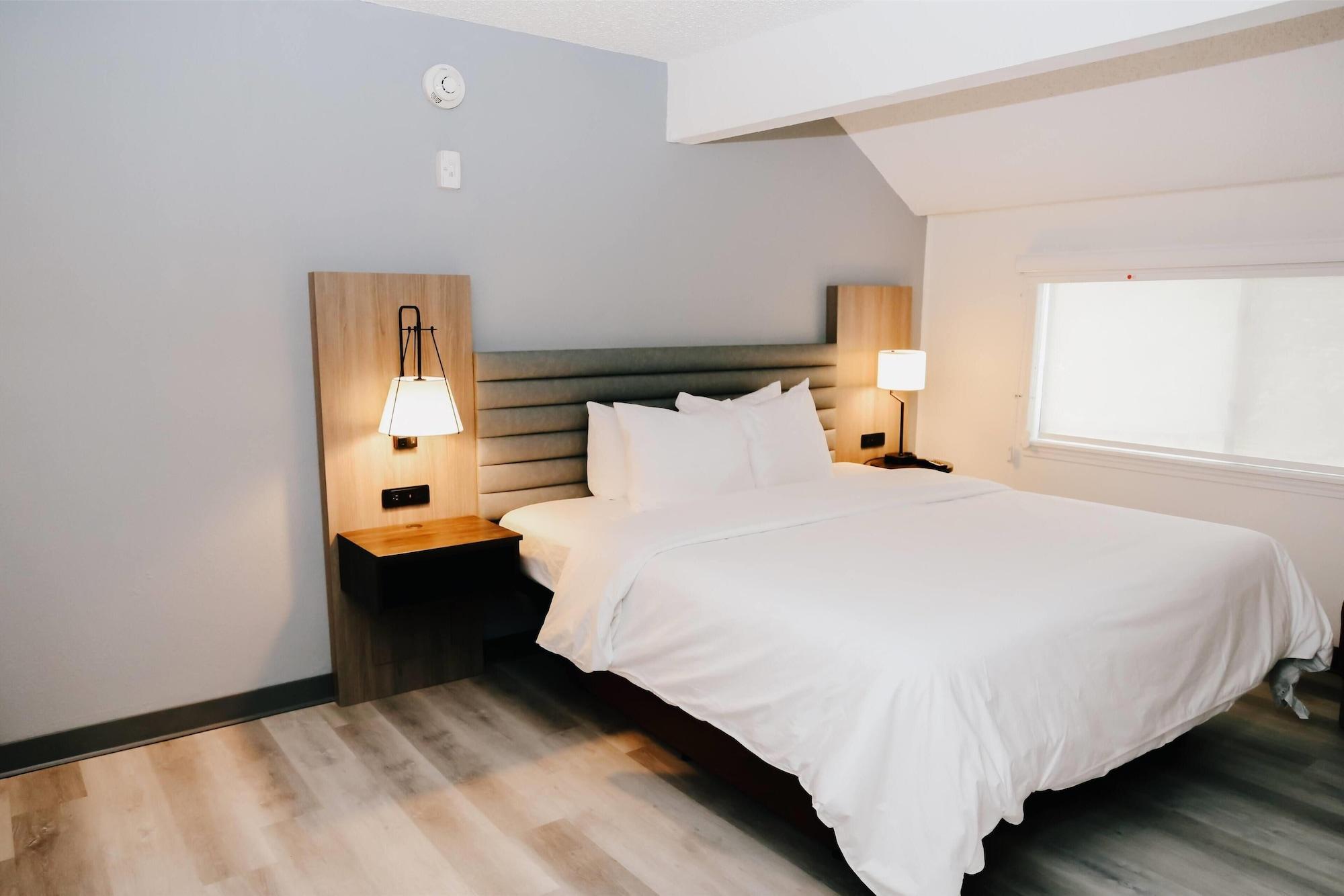Deluxe, Penthouse Suite, Multiple Beds، Hawthorn Suites By Wyndham Tinton Falls 3/5