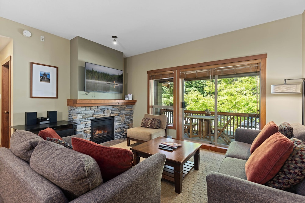 Horstman House By Whistler Premier 42/68