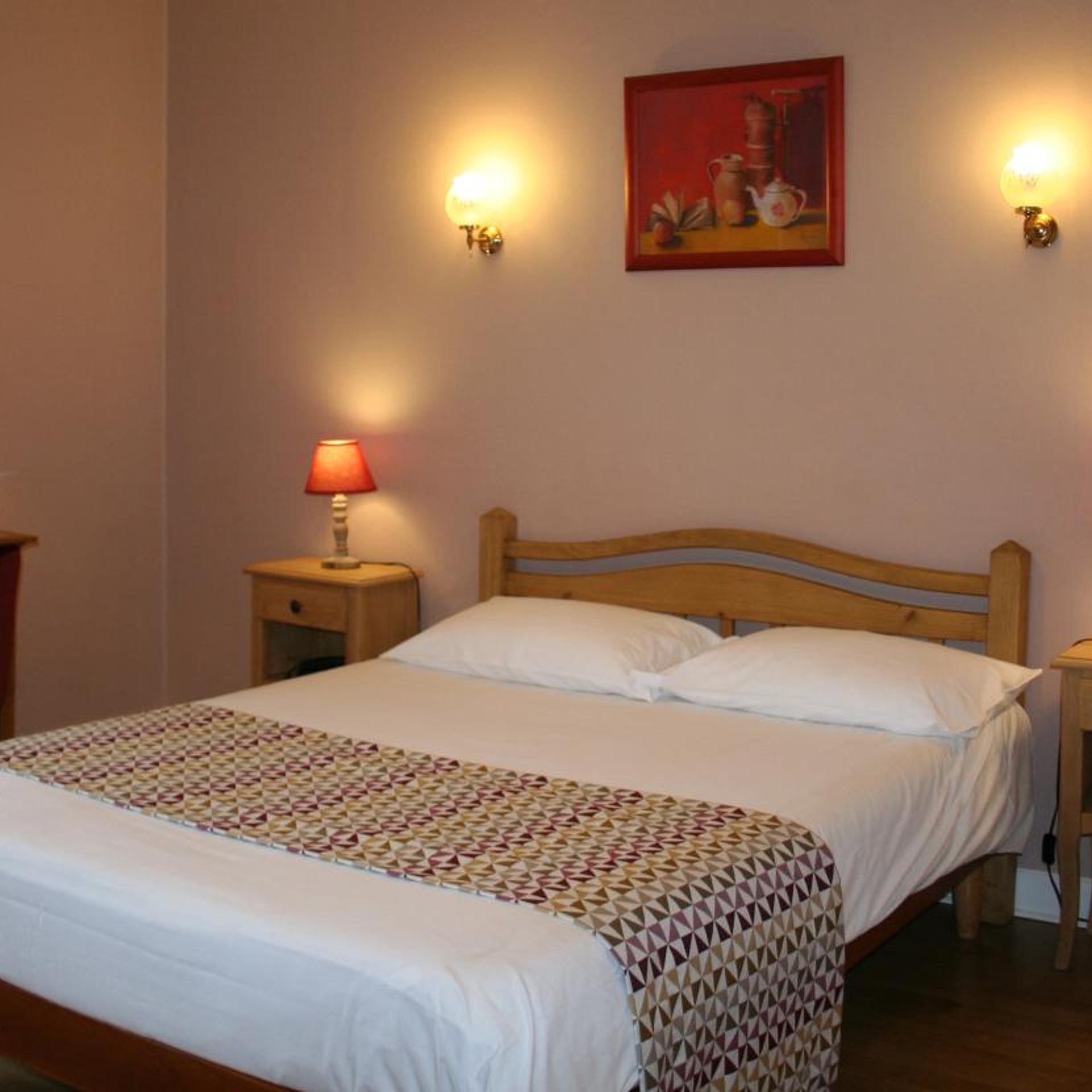HOTEL LE CYGNE 12/50