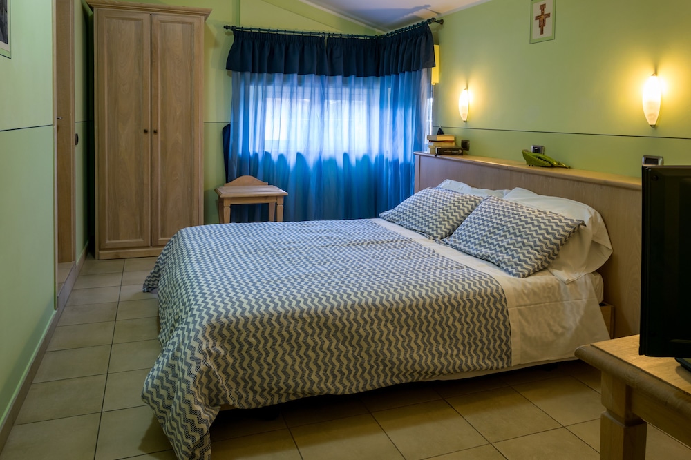 Hotel Cladan 26/63
