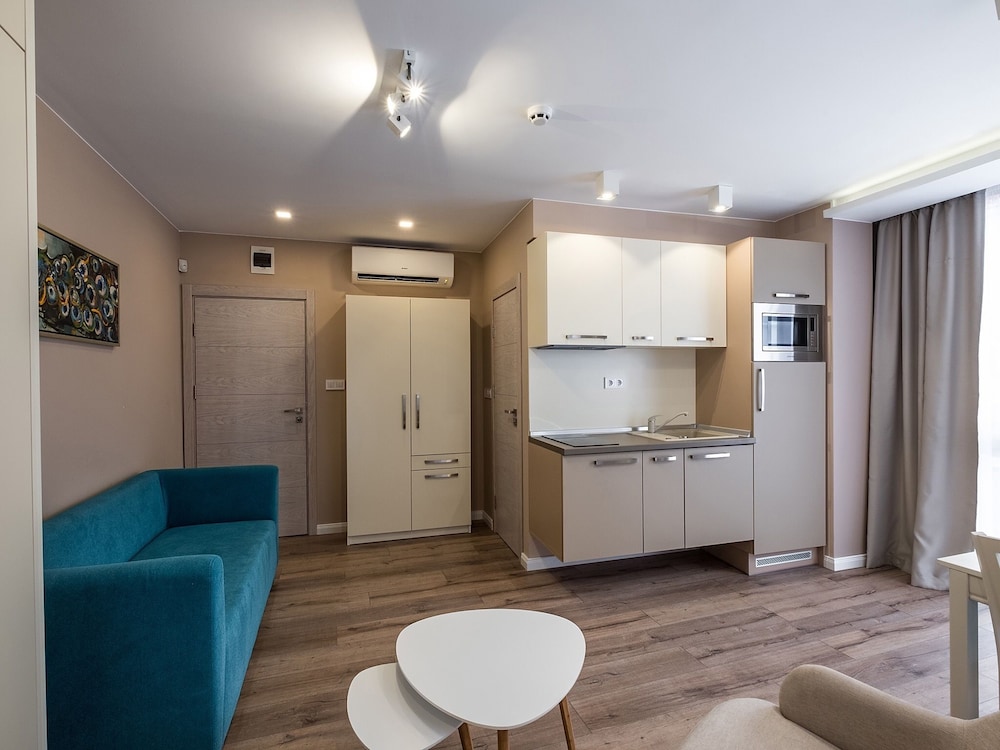 Caro Aparthotel 27/50