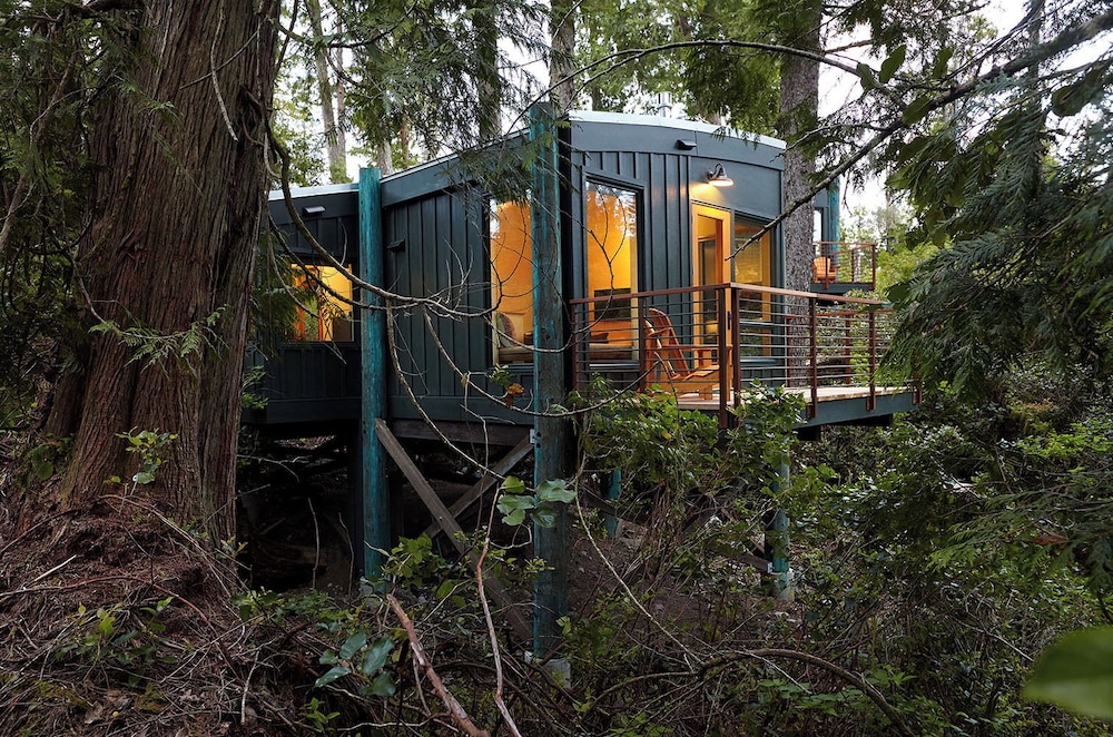 Middle Beach Lodge 58/68