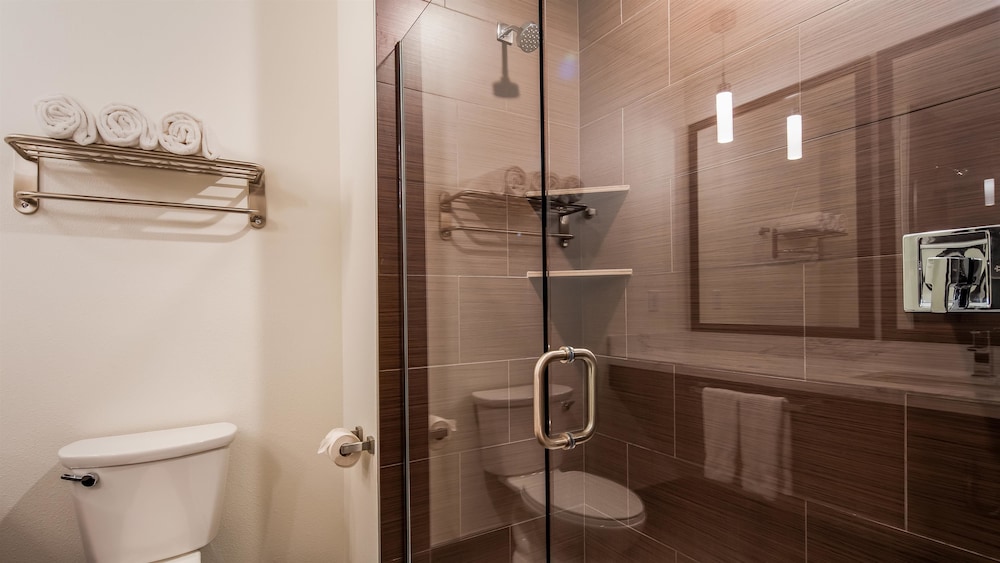 Best Western Plus Peppertree Nampa Civic Center Inn 8/47