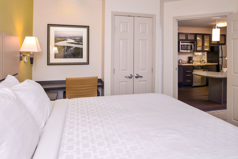 Candlewood Suites Paducah 8/65