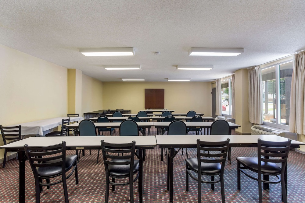 Econo Lodge Gallatin - Metro Nashville 37/43