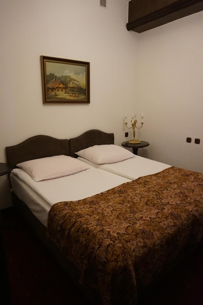 Dwor Polski Hotel 11/50