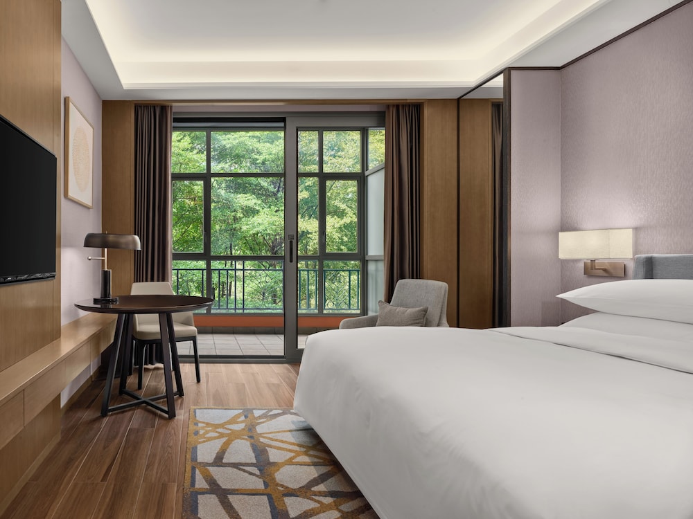 Dongguan Forum Hotel and Apartment 24/50