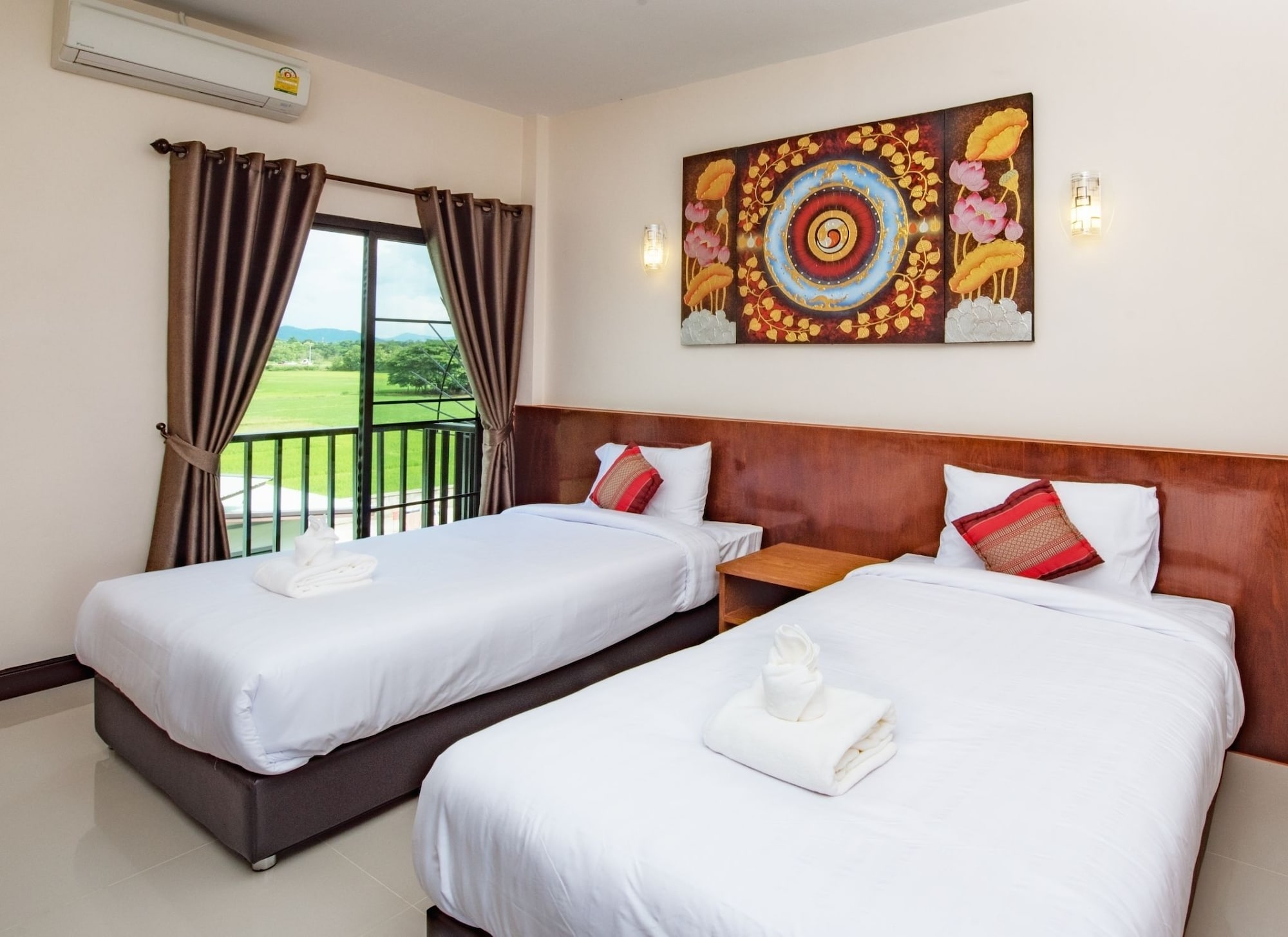 ROOM, TWIN BEDS
