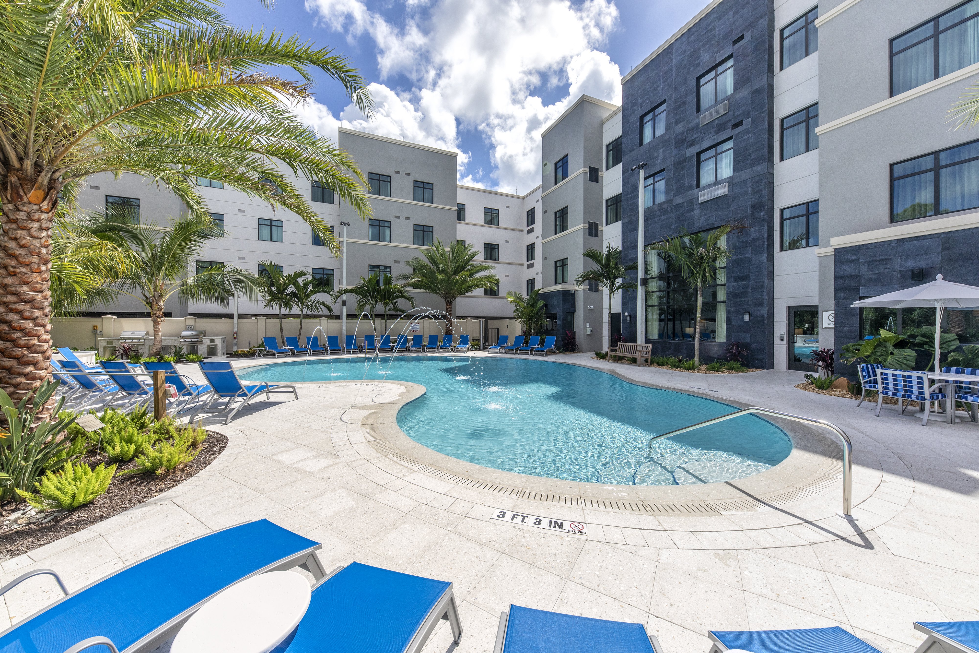 Staybridge Suites Naples Marco Island 66/75