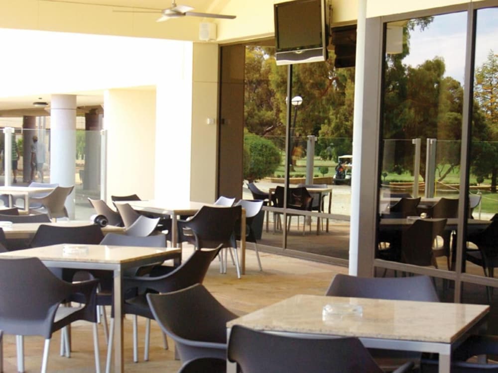 Rich River Golf Club Resort 24/28