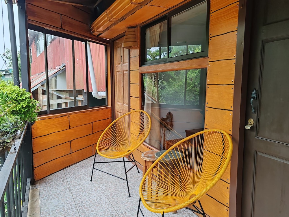Cabinas El Pueblo B&B 5/43