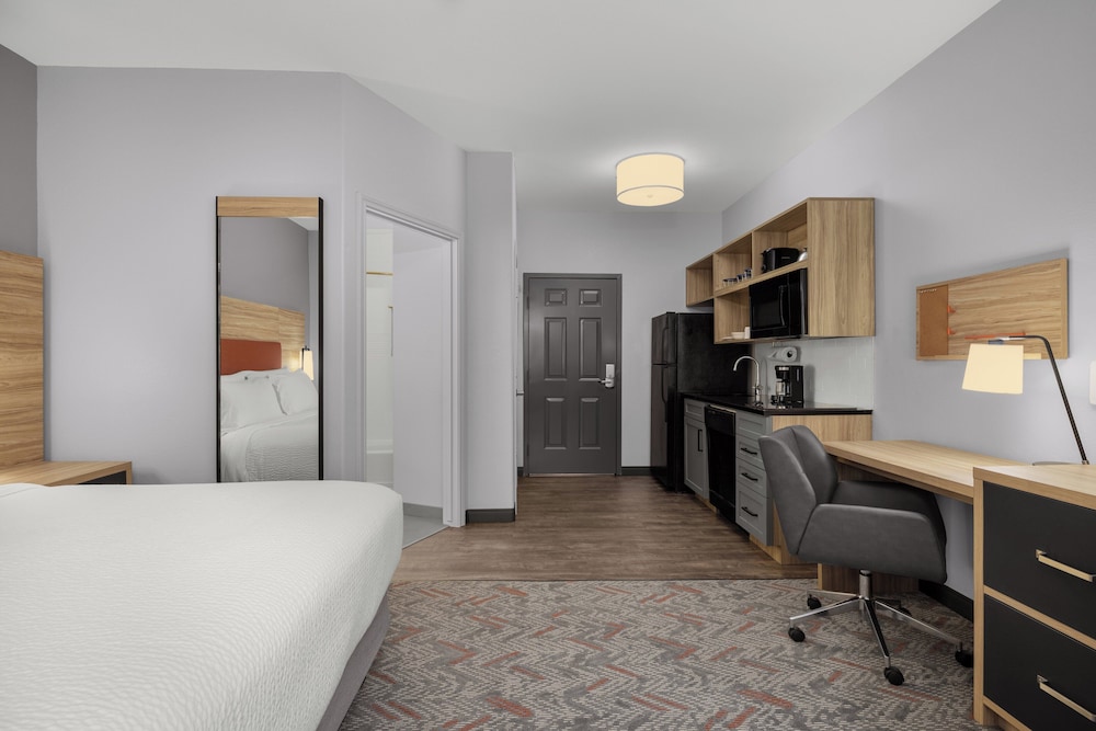 Candlewood Suites Hotel Texas City 21/53