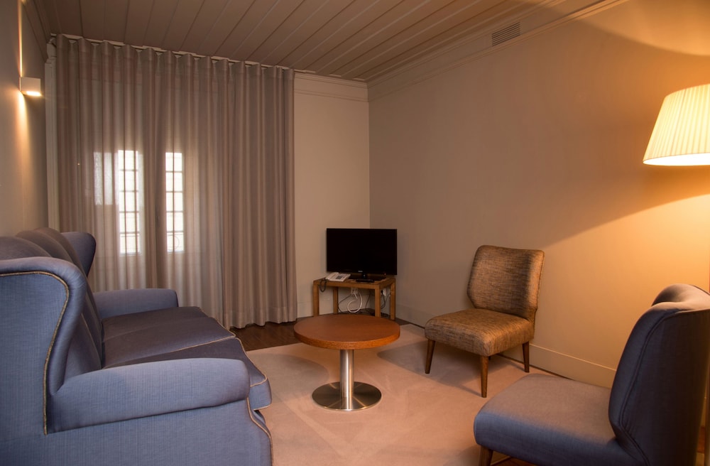 Hotel Da Oliveira 27/48