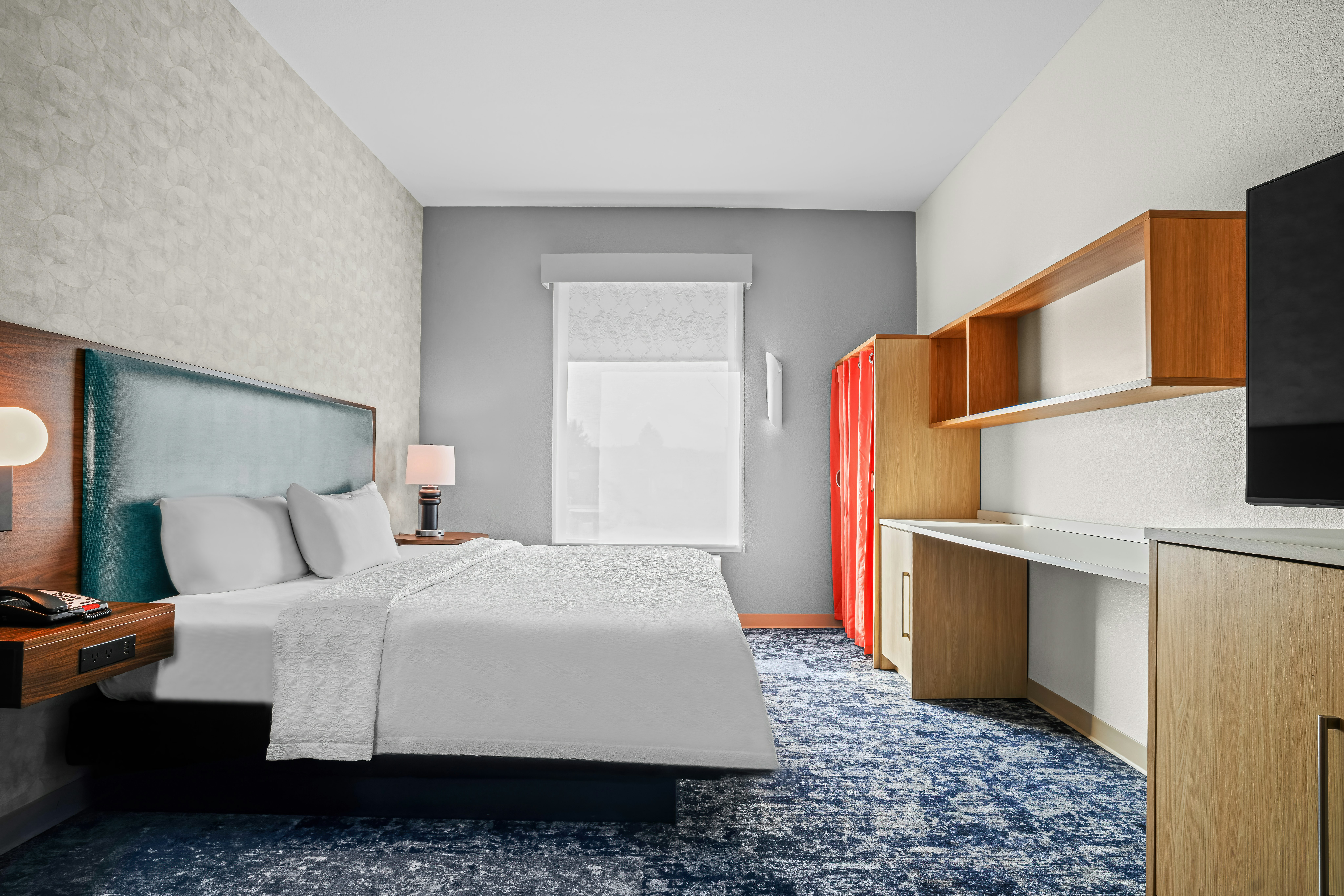 STUDIO, KING BED, ACCESSIBLE