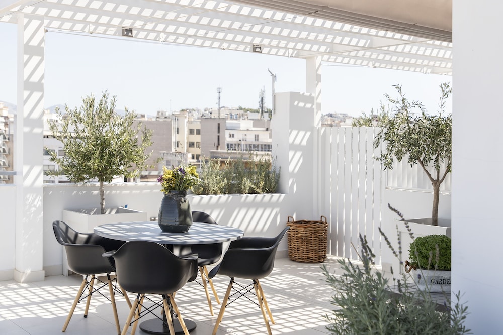 Gallery Suites and Residences 6/43