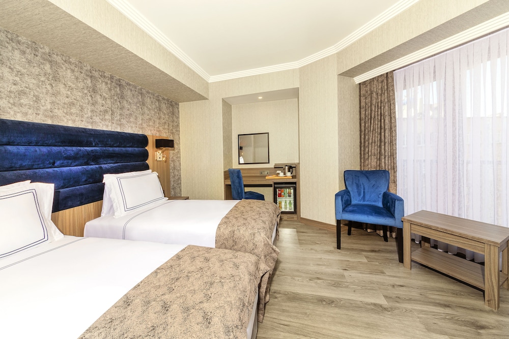 Demiray Hotel 15/50