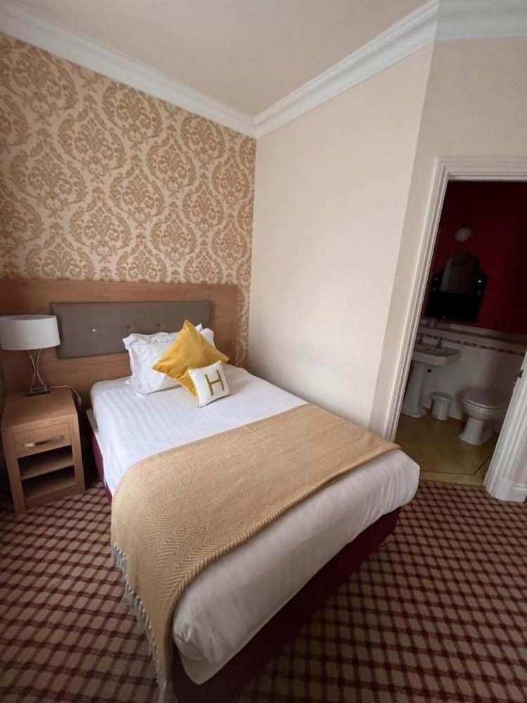 Haley s Hotel 29/65