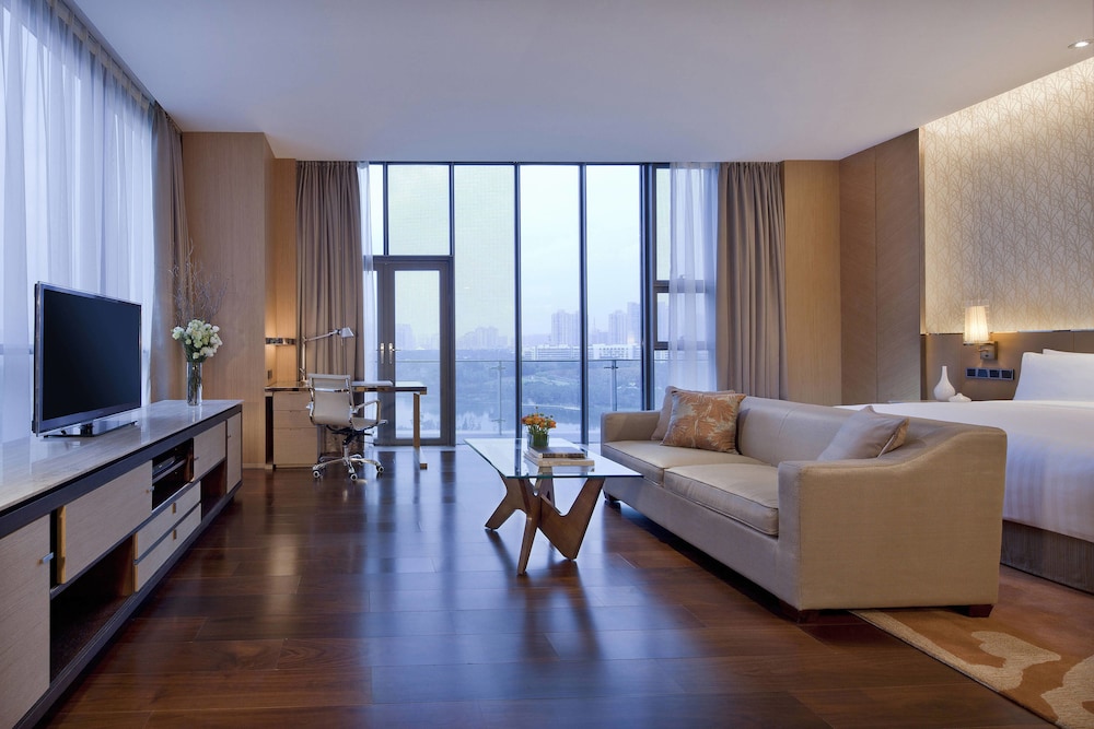 The Oct Harbour Shenzhen Marriott Executive Apartments 25/38