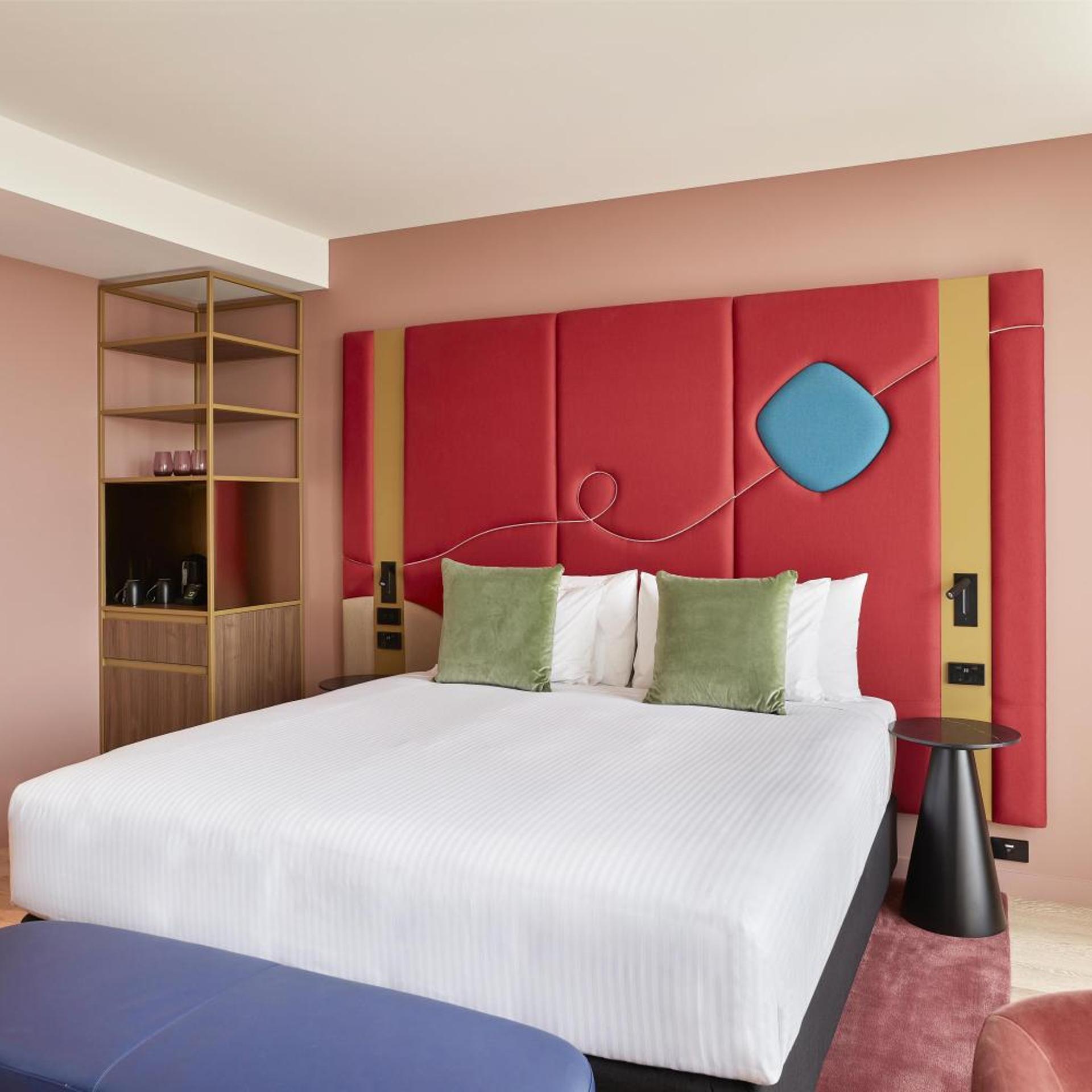 Skyline, Double or Twin Bed