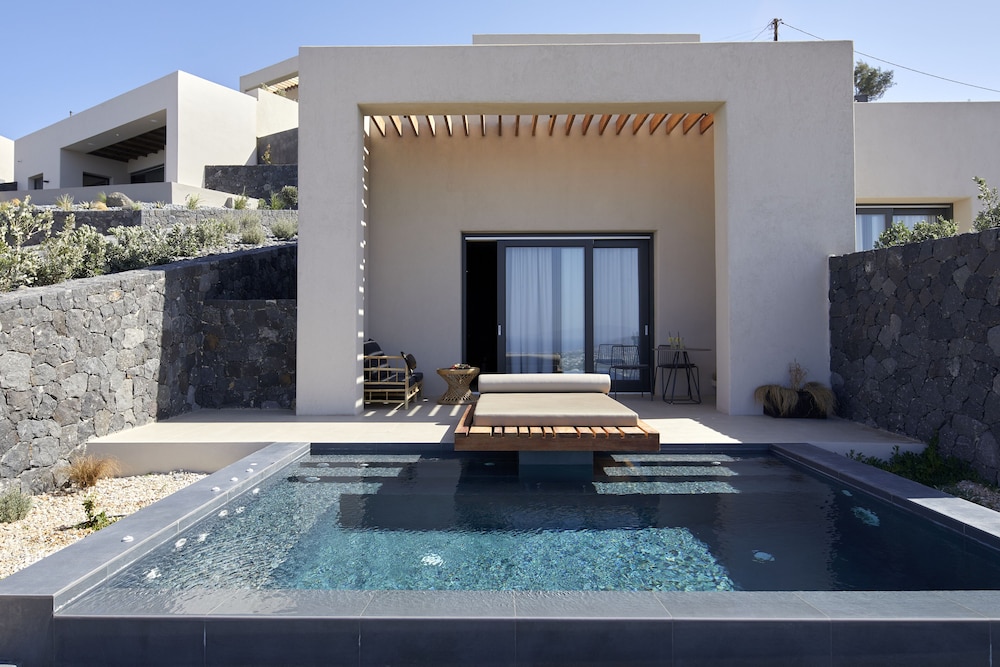 North Santorini Luxury Spa Hotel 25/50