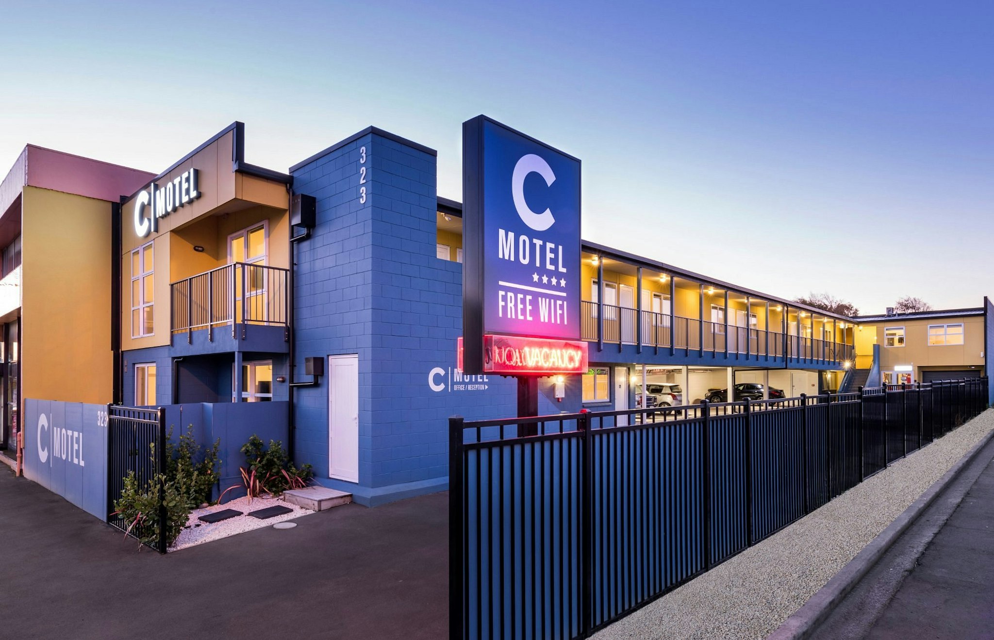 C Motel 2/40