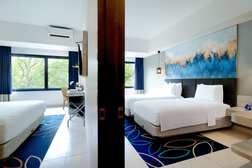 Aston Anyer Beach Hotel 14/50