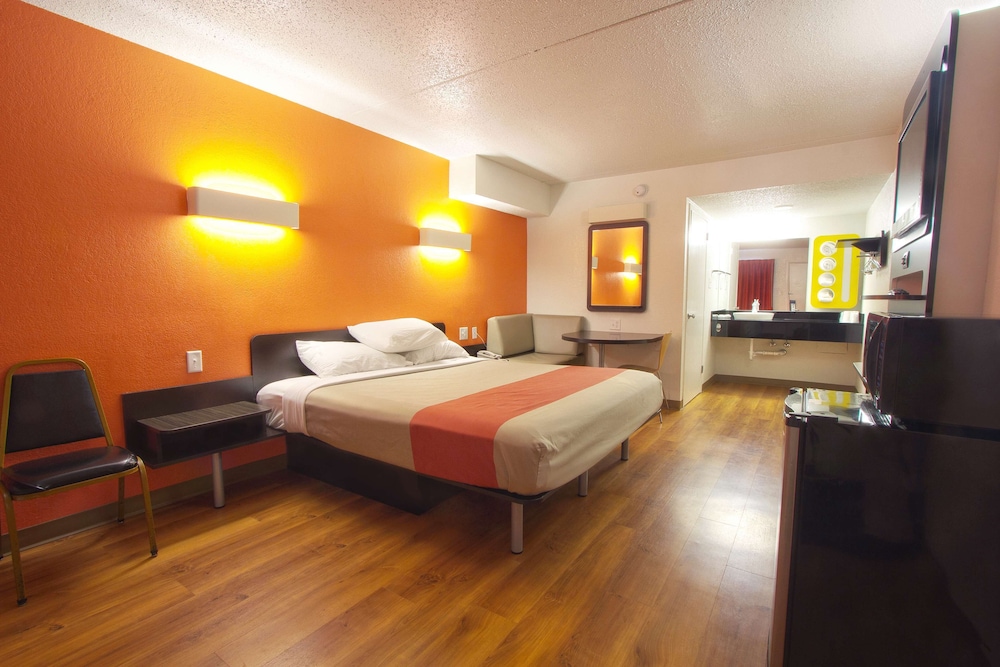 Motel6 Piscataway, NJ 30/63