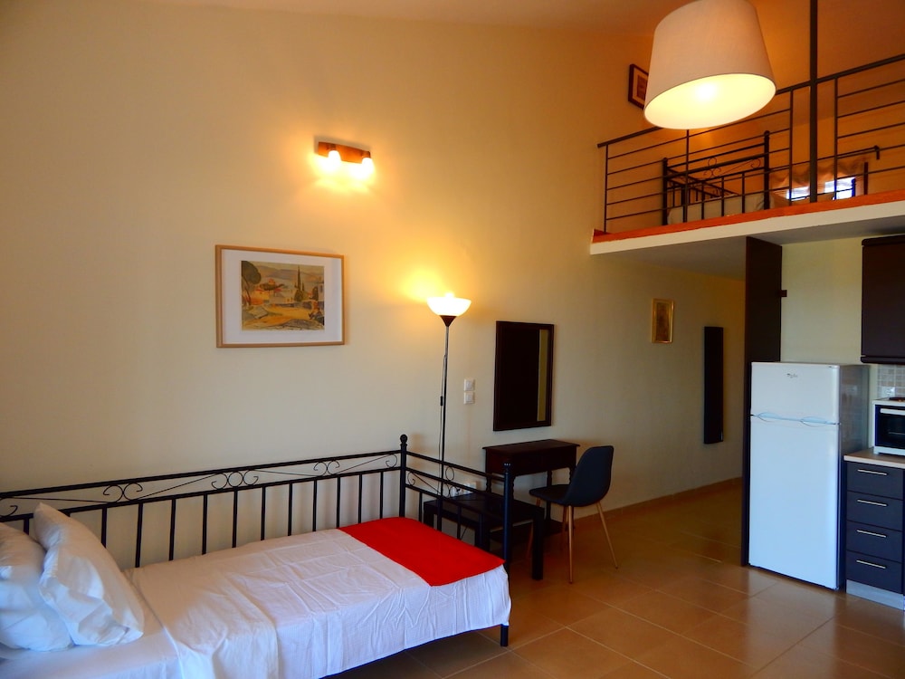 Kripis Studio Paliouri 9/44